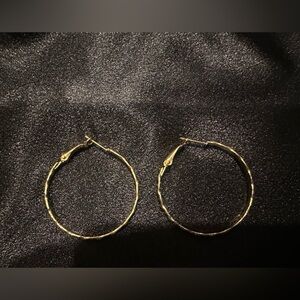 Chic Gold Hoop Earrings